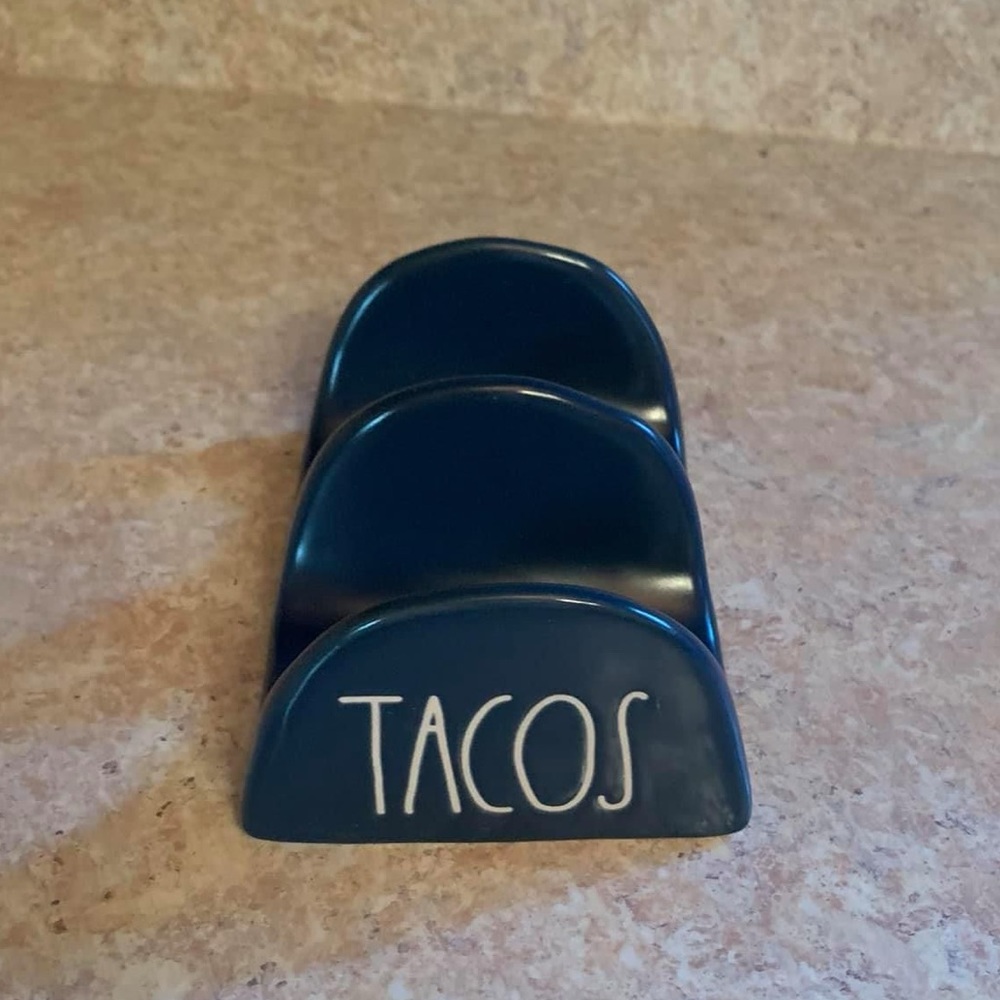 New in box Rae Dunn taco dish